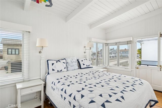 200 Grand Canal, Newport Beach, CA 92662