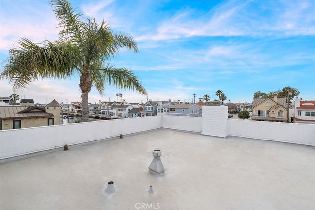 200 Grand Canal, Newport Beach, CA 92662
