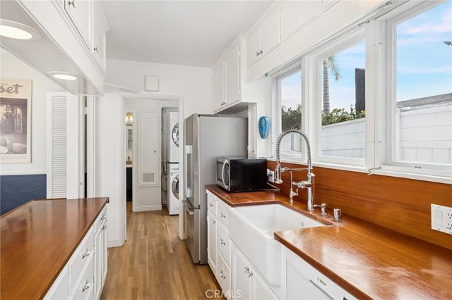 200 Grand Canal, Newport Beach, CA 92662