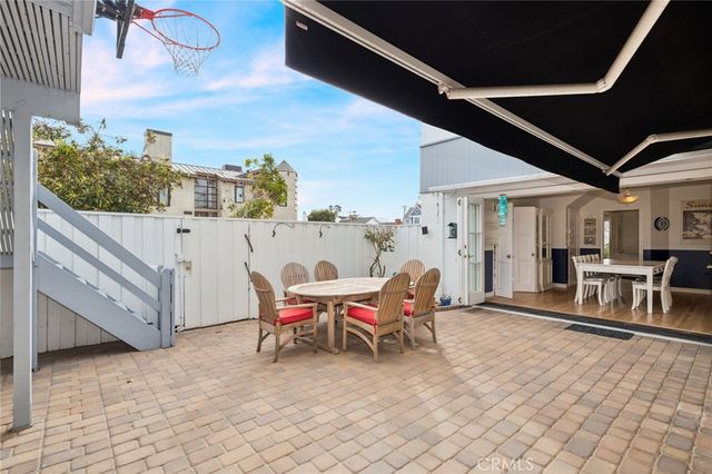 200 Grand Canal, Newport Beach, CA 92662