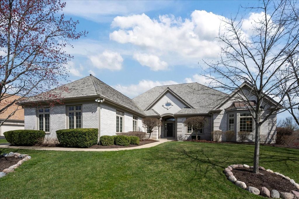 5399 S Pointe Court, Long Grove, IL 60047