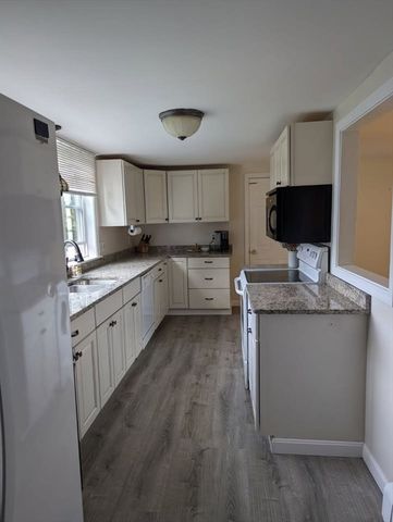 95 Providence Street B, Mendon, MA 01756