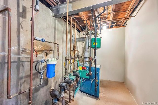 181 Martens Avenue, Valley Stream, NY 11580