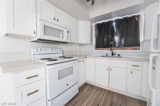 7300 PIRATES COVE Road 1005, Las Vegas, NV 89145