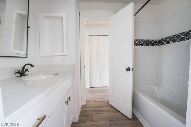 7300 PIRATES COVE Road 1005, Las Vegas, NV 89145