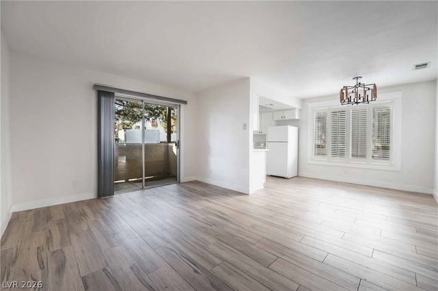 7300 PIRATES COVE Road 1005, Las Vegas, NV 89145