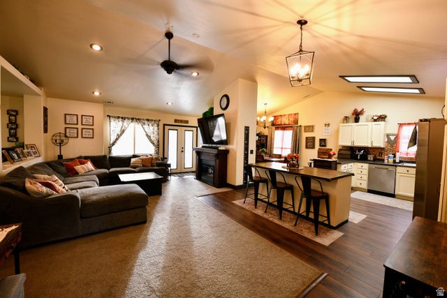 228 S LARKIN LN, Kaysville, UT 84037
