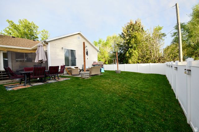228 S LARKIN LN, Kaysville, UT 84037