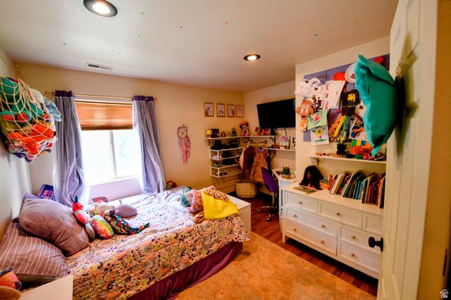228 S LARKIN LN, Kaysville, UT 84037