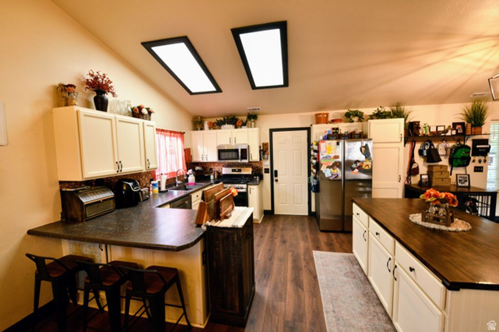 Image 4 of property listing at 228 S LARKIN LN, Kaysville, UT 84037