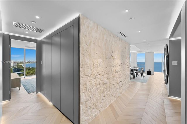881 Ocean Drive 11H, Key Biscayne, FL 33149