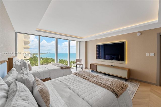 881 Ocean Drive 11H, Key Biscayne, FL 33149