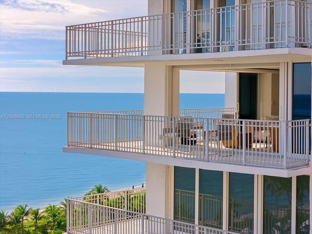 881 Ocean Drive 11H, Key Biscayne, FL 33149