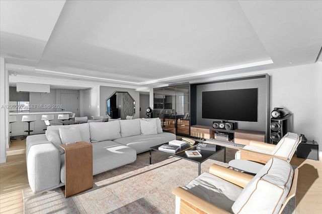 881 Ocean Drive 11H, Key Biscayne, FL 33149