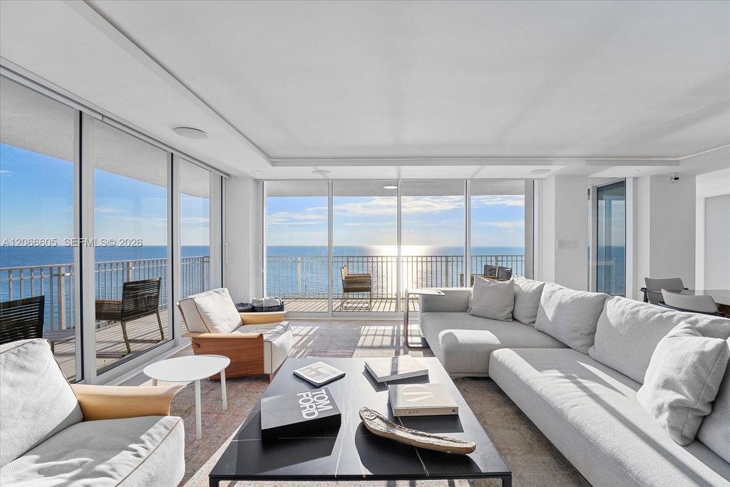 881 Ocean Drive 11H, Key Biscayne, FL 33149