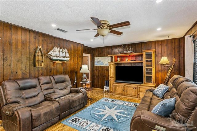 600 Sawara Ct, Pensacola, FL 32506