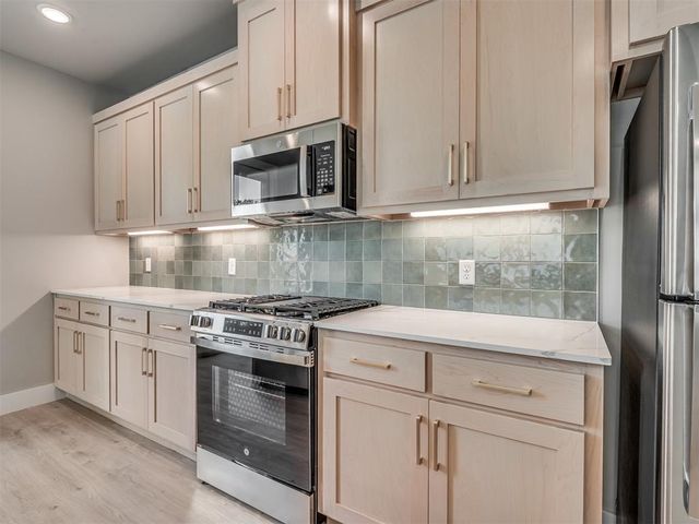 21 N Walnut Street, Edmond, OK 73003