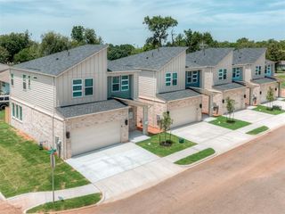 21 N Walnut Street, Edmond, OK 73003