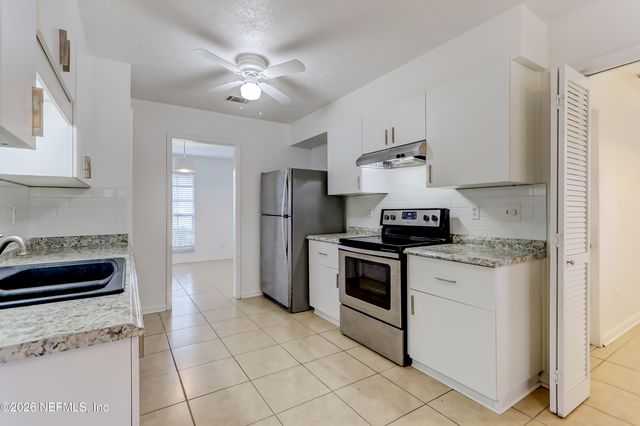 166 VANDERFORD Road W, Orange Park, FL 32073