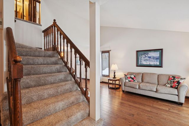 15637 91st Avenue N, Maple Grove, MN 55369