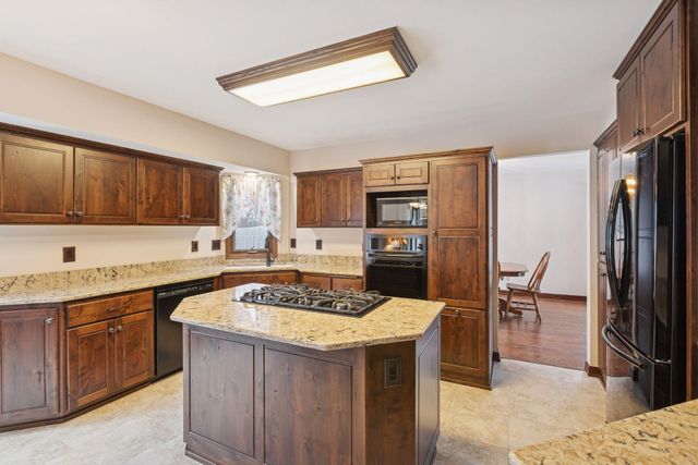 15637 91st Avenue N, Maple Grove, MN 55369