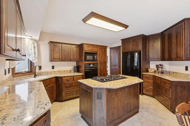 15637 91st Avenue N, Maple Grove, MN 55369