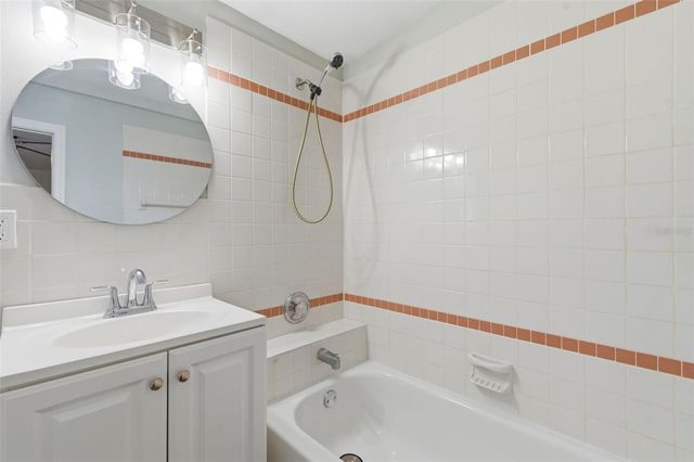 7211 32ND AVENUE N, St Petersburg, FL 33710