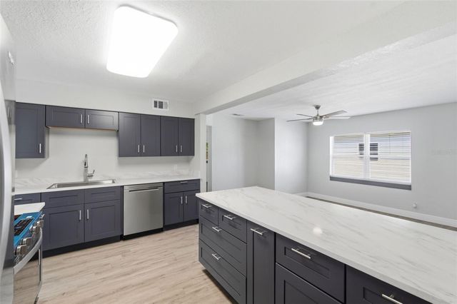 7211 32ND AVENUE N, St Petersburg, FL 33710