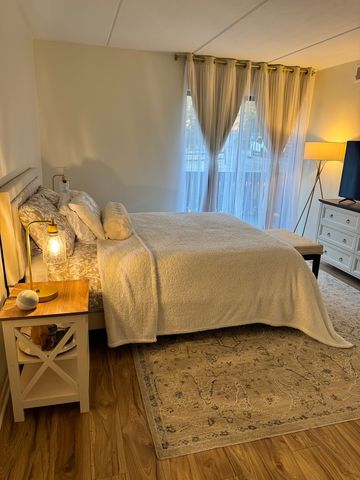 8200 Woodglen Lane 107, Downers Grove, IL 60516