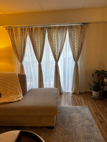 8200 Woodglen Lane 107, Downers Grove, IL 60516