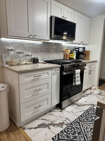 8200 Woodglen Lane 107, Downers Grove, IL 60516