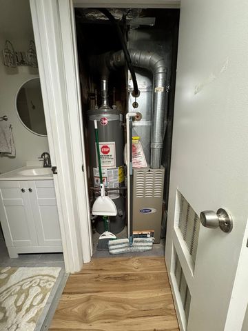 8200 Woodglen Lane 107, Downers Grove, IL 60516