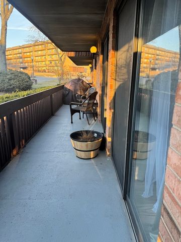 8200 Woodglen Lane 107, Downers Grove, IL 60516