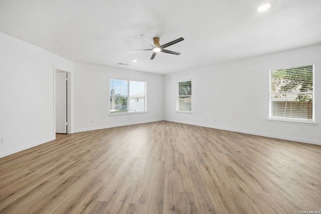 2704 ASHLEY MDW, Schertz, TX 78154