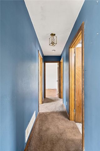 20 Wood Road, Middletown, RI 02842