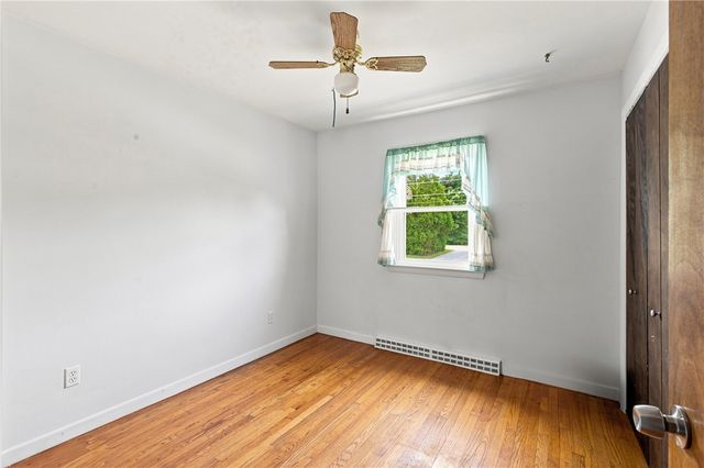 20 Wood Road, Middletown, RI 02842