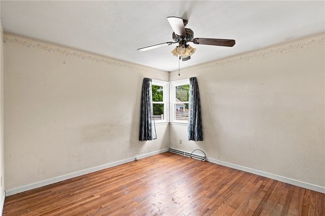 20 Wood Road, Middletown, RI 02842