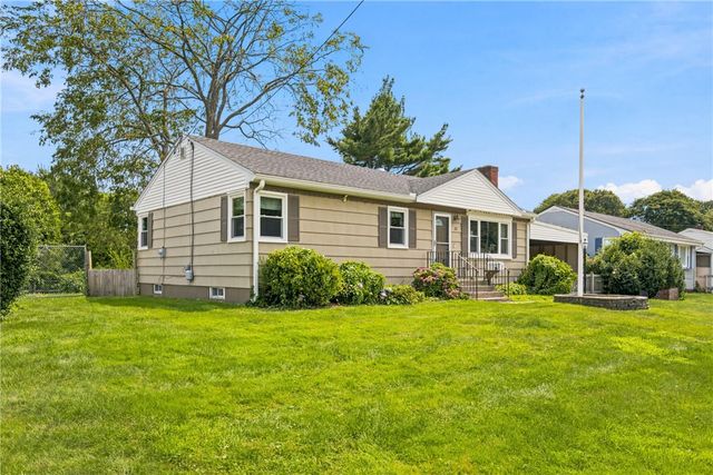 20 Wood Road, Middletown, RI 02842