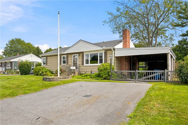 20 Wood Road, Middletown, RI 02842