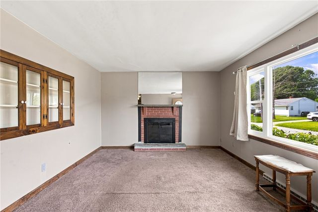 20 Wood Road, Middletown, RI 02842