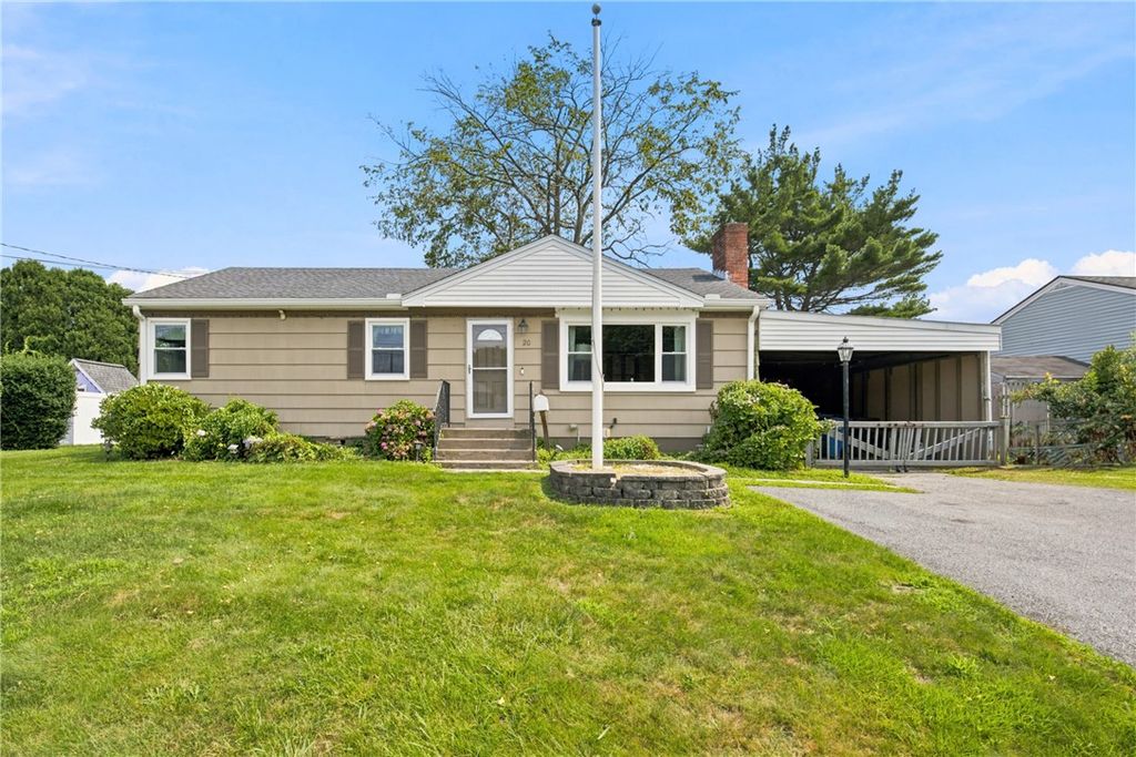 20 Wood Road, Middletown, RI 02842