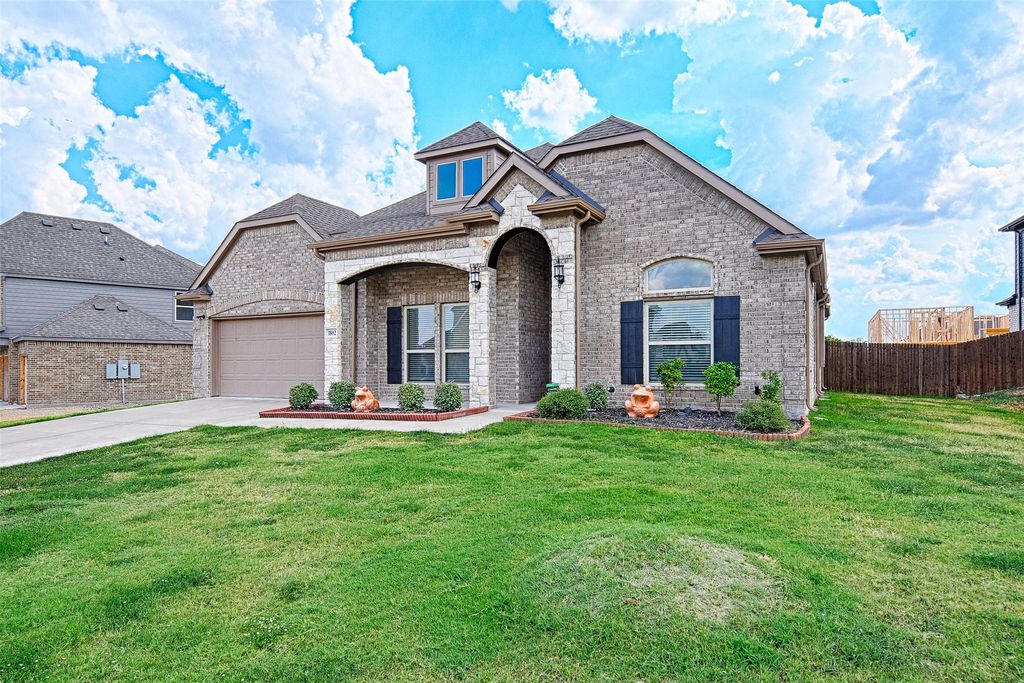 1802 ranch view Drive, Cedar Hill, TX 75104 — exterior