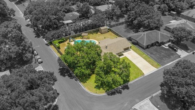 1001 Windy Drive, Brenham, TX 77833