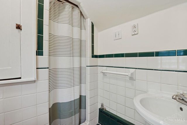 3736 Dogwood Lane, Cincinnati, OH 45213