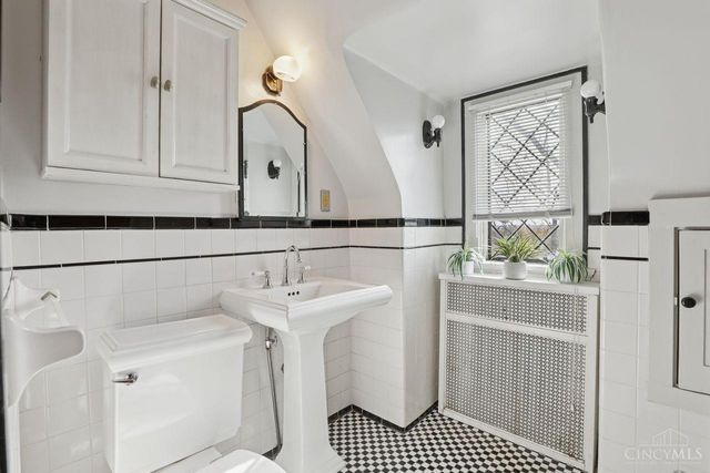 3736 Dogwood Lane, Cincinnati, OH 45213