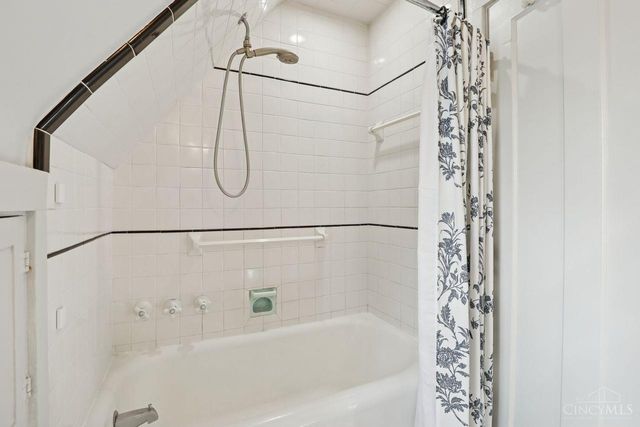 3736 Dogwood Lane, Cincinnati, OH 45213