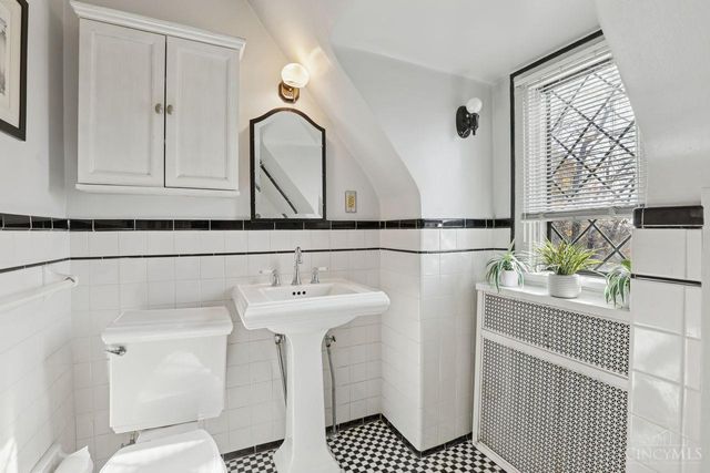 3736 Dogwood Lane, Cincinnati, OH 45213