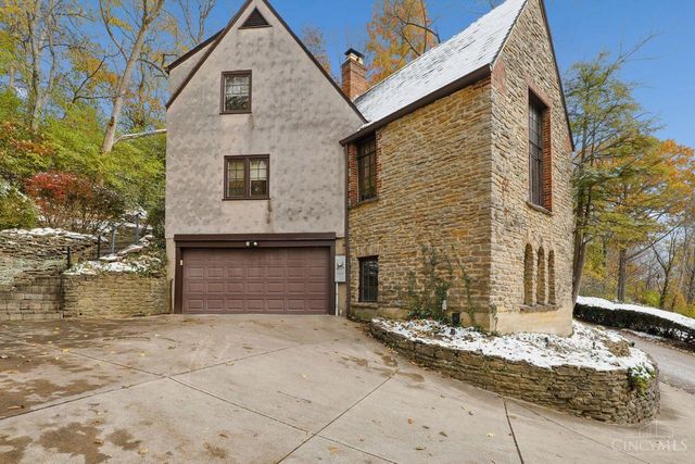 3736 Dogwood Lane, Cincinnati, OH 45213