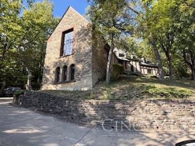 3736 Dogwood Lane, Cincinnati, OH 45213