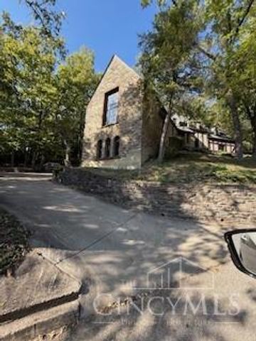 3736 Dogwood Lane, Cincinnati, OH 45213